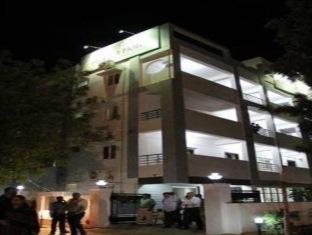 Oyster Airport Hotel Hajdarabad Zewnętrze zdjęcie
